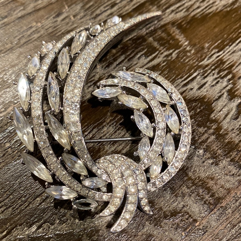 Rhinestone pin